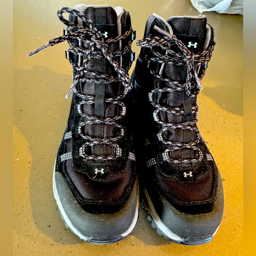 Under Armour Women's Post Canyon Mid Waterproof Hiking Boot, Black